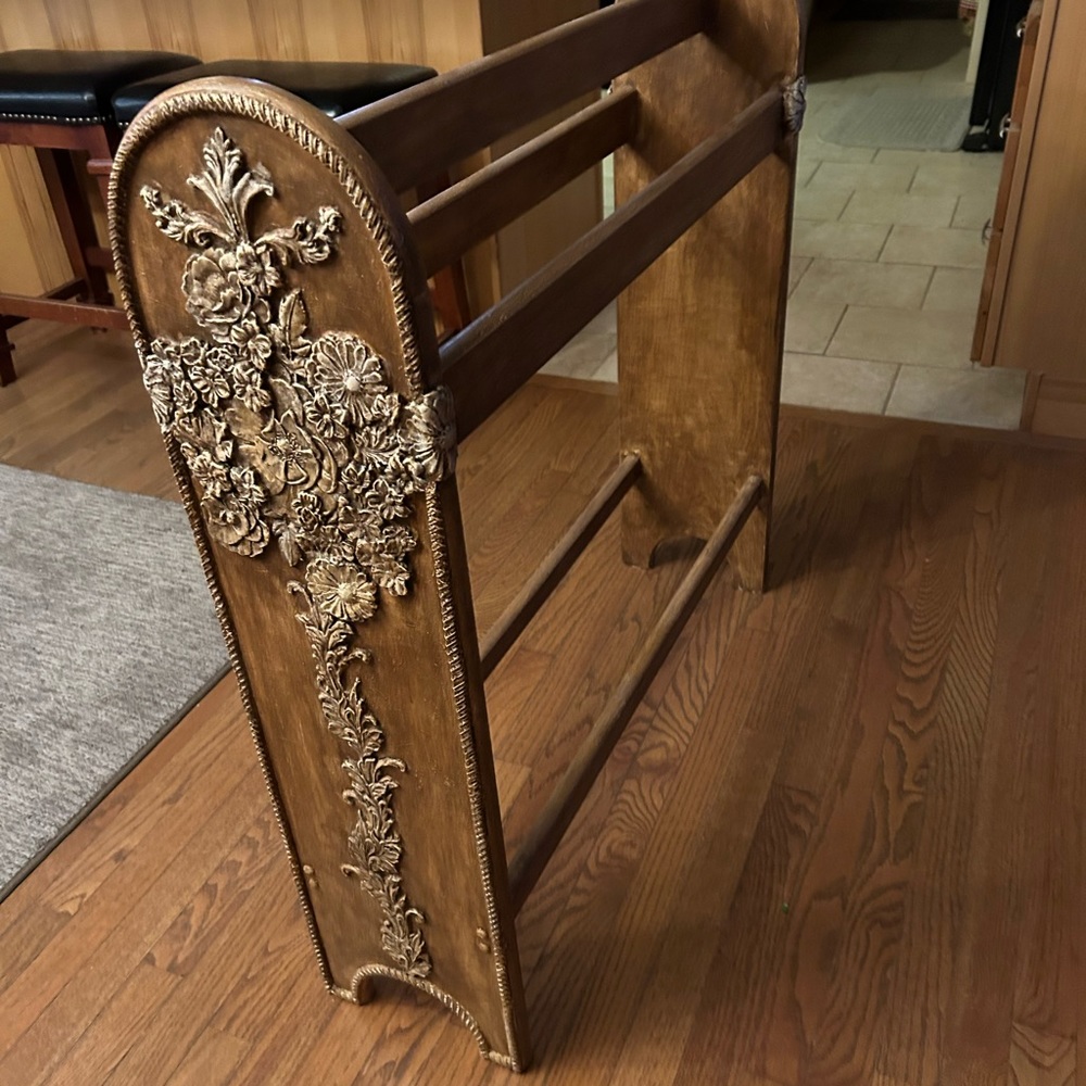Solid Oak quilt rack!  One of a kind and it’s GORGEOUS!